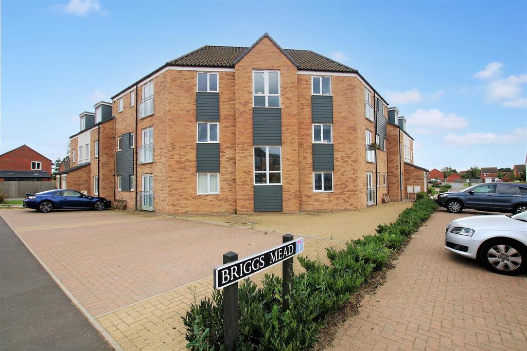 Briggs Mead, Wymondham 2 bed flat £170,000