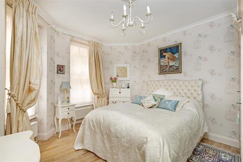 1 bedroom flat for sale, The Terrace, Barnes, SW13