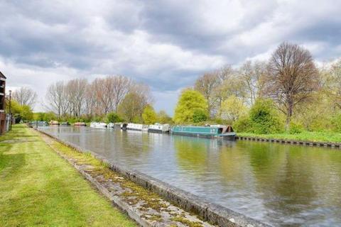8 Jarrow Way, London, E9 5PG