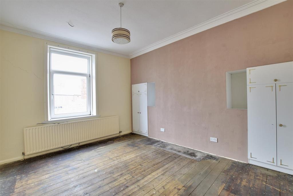 Bedroom 2 (rear facing)