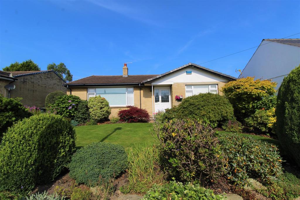 Kaye Lane, Almondbury, Huddersfield, HD5 8XU 3 bed detached bungalow