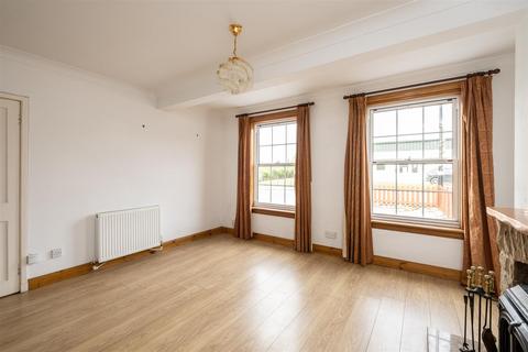 24 Abertarff Place, Fort Augustus, PH32 4DR
