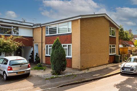 4 Hazel Mead, Epsom, KT17 1PW