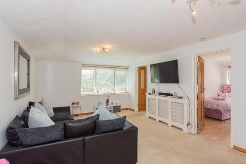4 Hazel Mead, Epsom, KT17 1PW