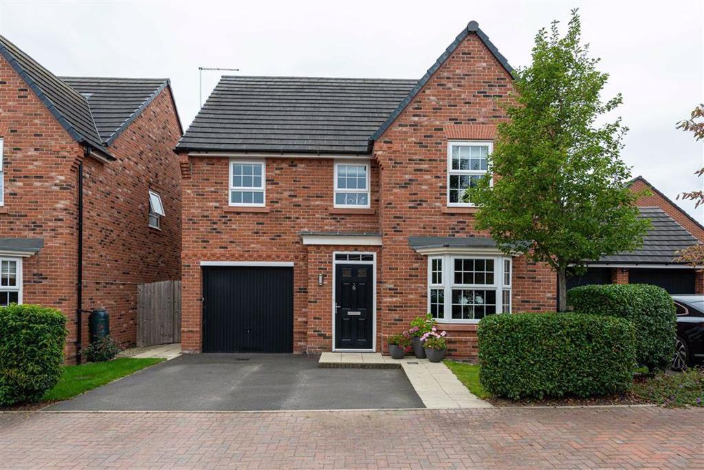 Buttonbush Drive, Nantwich, Cheshire 4 bed detached house £397,500