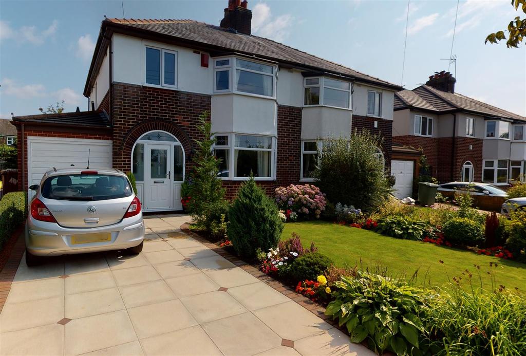 Broadway, Eccleston, WA10 5 3 bed semidetached house £299,950