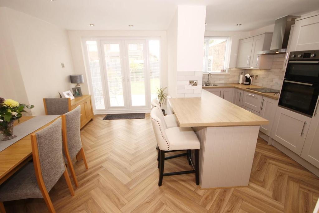 Kitchen dining room