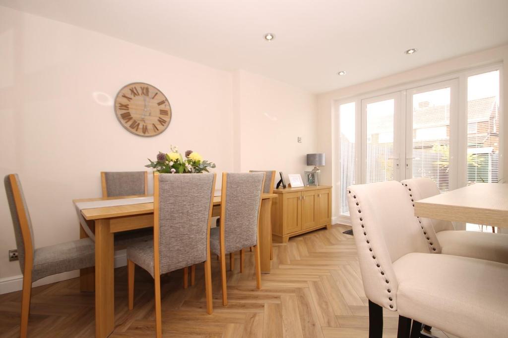 Kitchen dining room