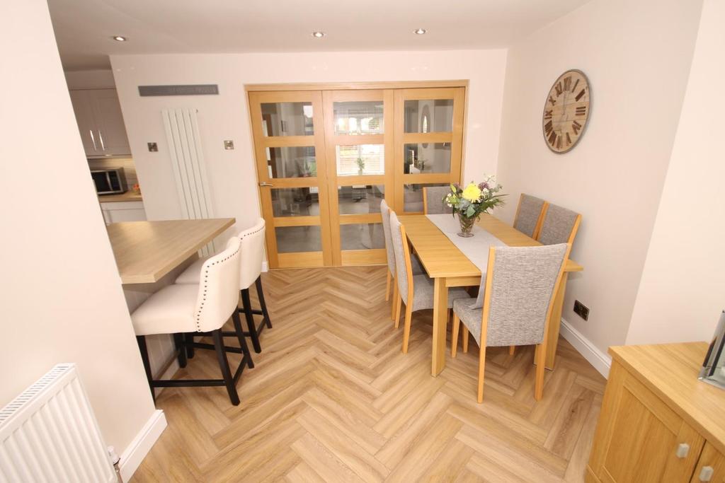 Kitchen dining room
