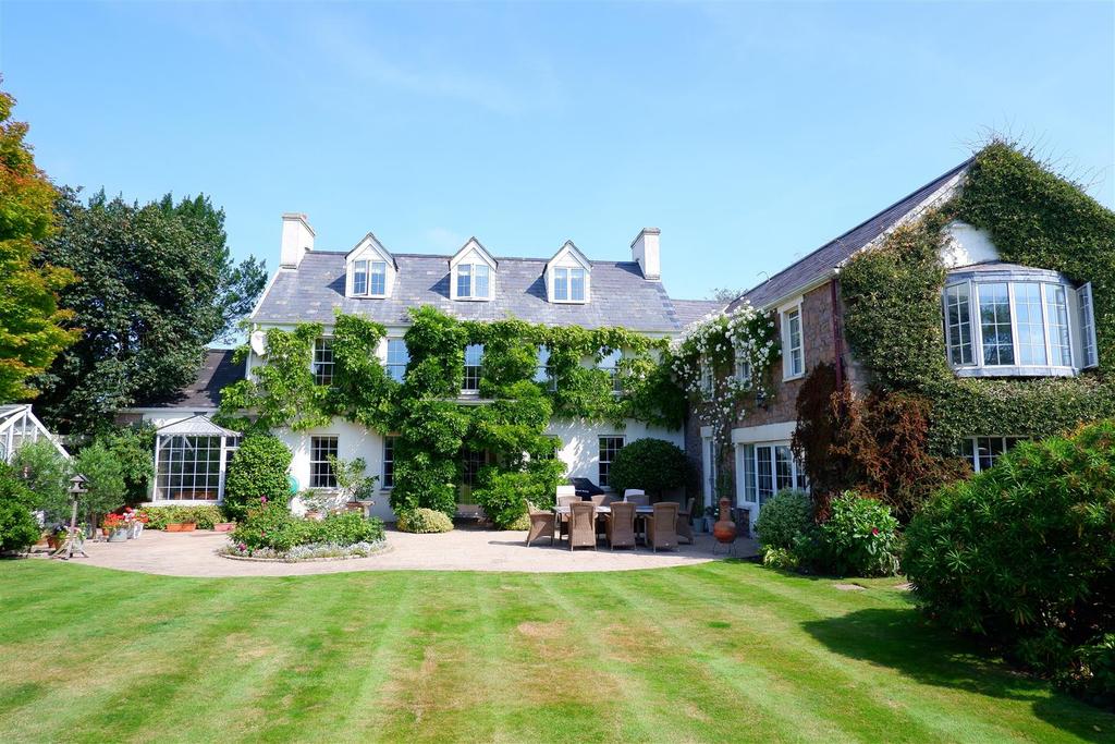 La Grande Route De St. Laurent, St. Lawrence, Jersey 5 bed detached
