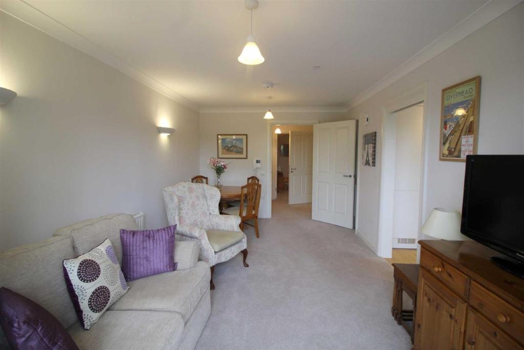 The Fairways, Chippenham 1 bed flat £150,000