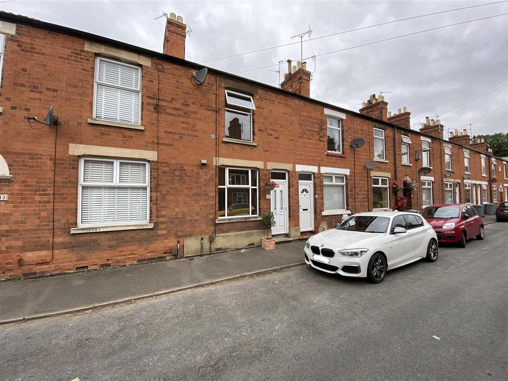Tyndal Road, Grantham 2 bed terraced house £150,000