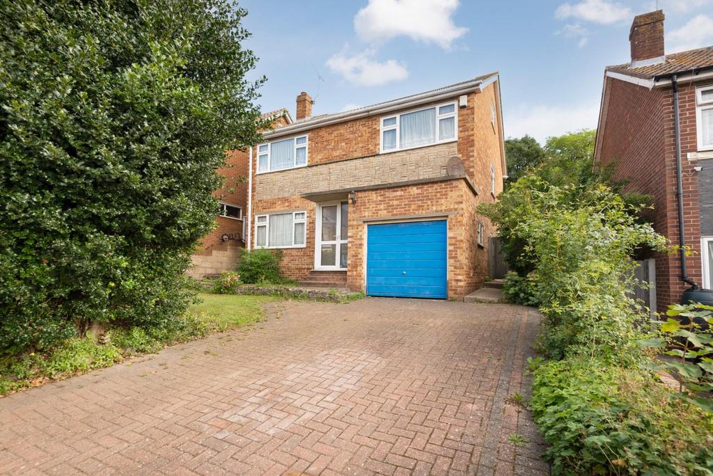 Pierremont Avenue, Broadstairs 5 bed detached house £549,950