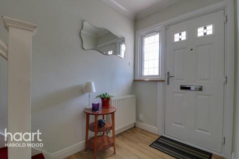 38 Woodstock Avenue, Romford, RM3 9NF