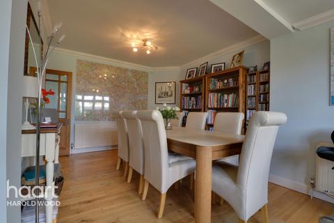 38 Woodstock Avenue, Romford, RM3 9NF