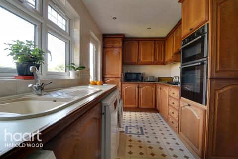 38 Woodstock Avenue, Romford, RM3 9NF