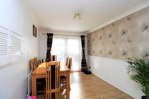 10 Behenna Close, Bewbush, Crawley, RH11 8FP