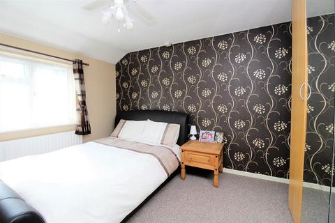 10 Behenna Close, Bewbush, Crawley, RH11 8FP