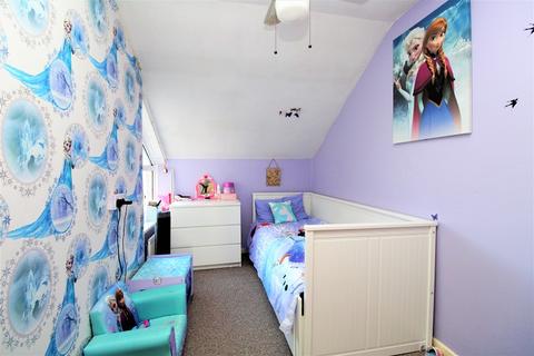 10 Behenna Close, Bewbush, Crawley, RH11 8FP