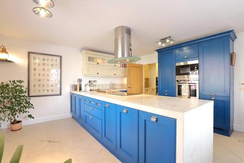 6 Abbots Brook, Lymington, SO41 3AB