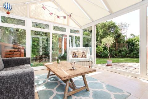 6 Abbots Brook, Lymington, SO41 3AB