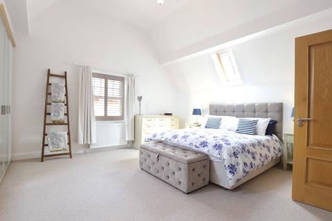 6 Abbots Brook, Lymington, SO41 3AB