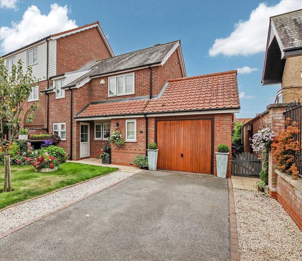 Marine Approach, Burton Waters, Burton Waters 3 bed end of terrace