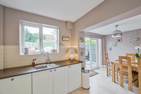 29 Barnett Close, Kingswinford, DY6 9PW