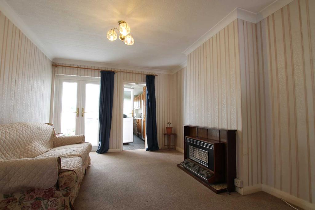 Hillrise Avenue, Watford 2 bed semidetached bungalow £450,000