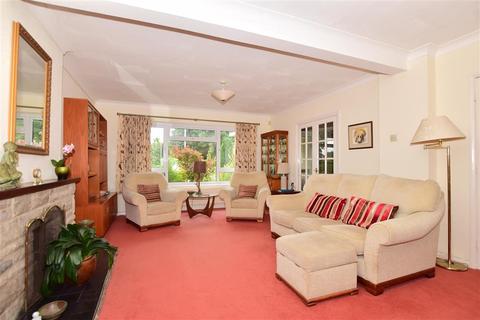 15 Hazling Dane, Shepherdswell, Dover, CT15 7LS