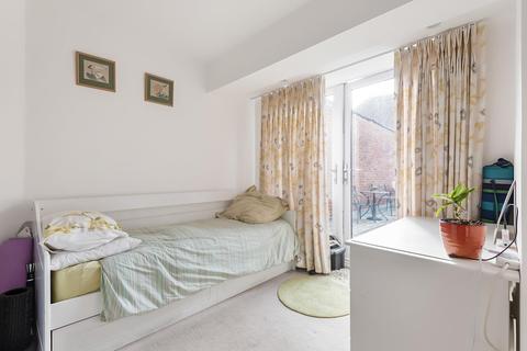 35a Old Woking Road, West Byfleet, KT14 6LG