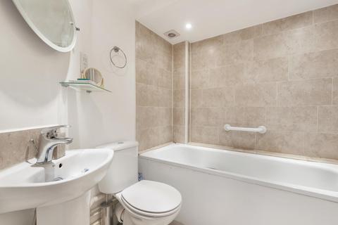 35a Old Woking Road, West Byfleet, KT14 6LG