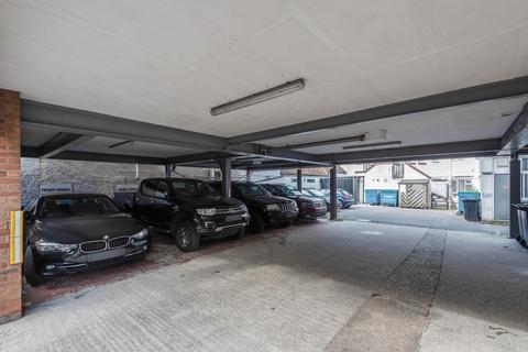 35a Old Woking Road, West Byfleet, KT14 6LG