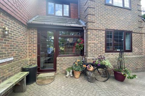 Coombe Lodge Coombe Farm Lane, St Mary Hoo, Rochester, ME3 8RL