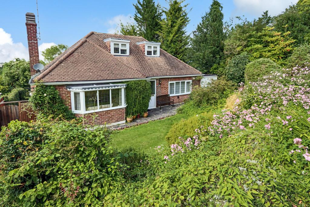 Byron Avenue, Coulsdon 3 bed bungalow £685,000