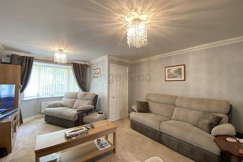 1 Ashtree Gardens, Carlton Colville, Lowestoft, NR33 8SR