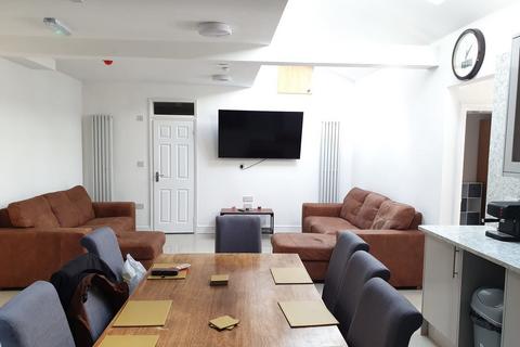 1 bedroom in a house share to rent, Cheriton Avenue, Ilford, Essex