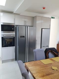 1 bedroom in a house share to rent, Cheriton Avenue, Ilford, Essex
