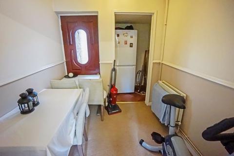 6 Akrill Close, West Bromwich, B70 9SU