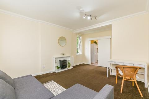 17/5 Loganlea Terrace, Edinburgh, EH7 6NS