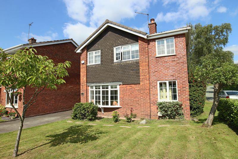 Cartwright Drive, Gnosall 3 bed detached house £325,000