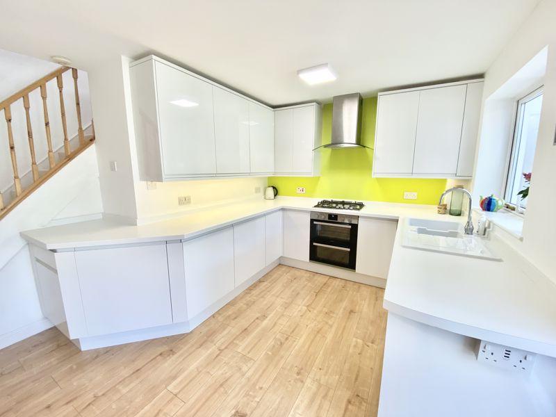 Cartwright Drive, Gnosall 3 bed detached house £325,000