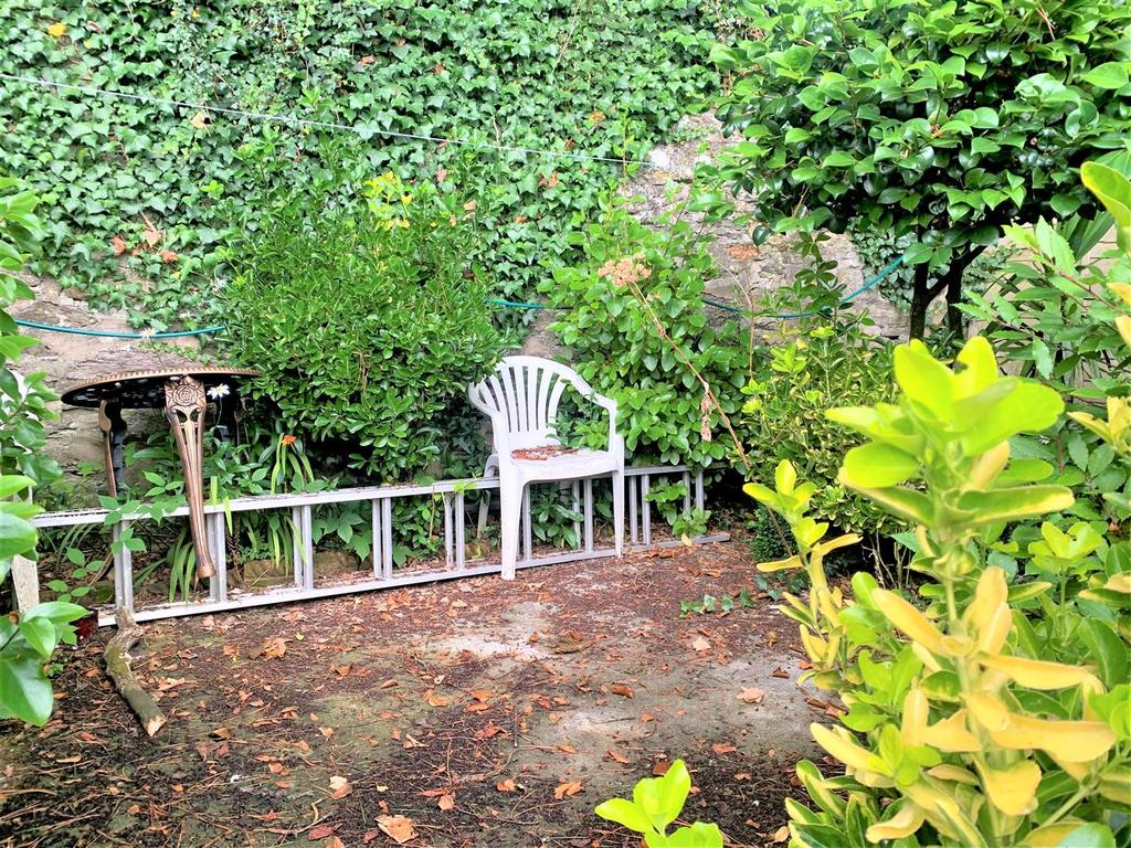 Garden top.JPG