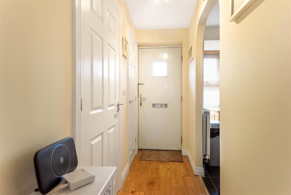 Eltham Avenue, Slough 2 bed terraced house £365,000