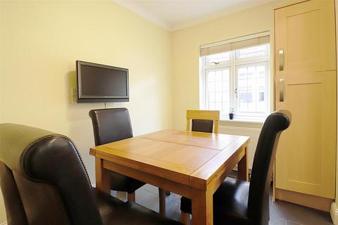 21 Dalmeny Road, Erith, DA8 1JX