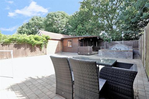 21 Dalmeny Road, Erith, DA8 1JX