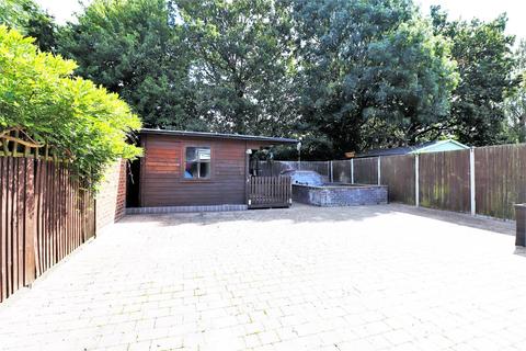 21 Dalmeny Road, Erith, DA8 1JX