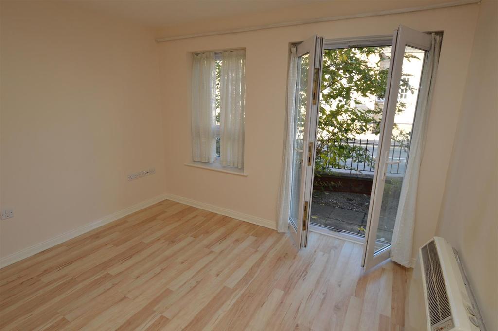 Coach House Court, Loughborough 2 bed apartment £675 pcm (£156 pw)