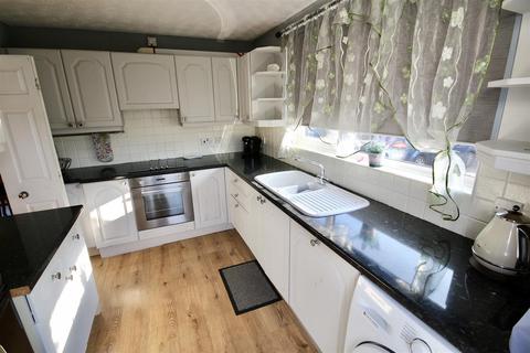 16 Lambert Close, Freshbrook, Swindon, SN5 8NY