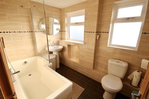 16 Lambert Close, Freshbrook, Swindon, SN5 8NY